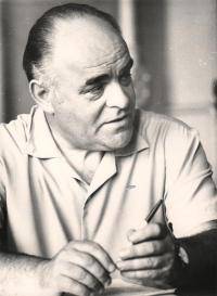 Сухарев Виктор Михайлович Сухарев Виктор Михайлович